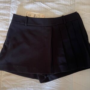 Zara pleated skirt size SMALL with tags never worn